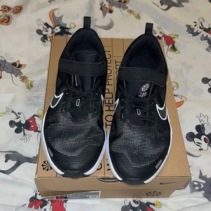 Brand new little kids Nike size 13.5